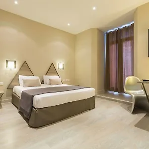 Amirauté Hotel